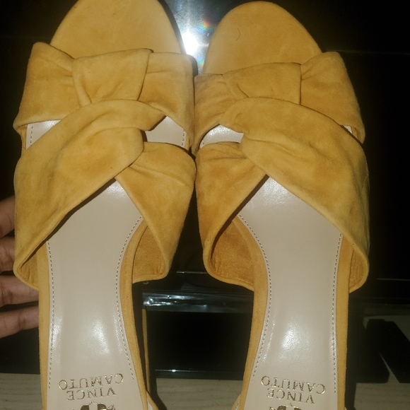 shoes - Picture 2 of 5